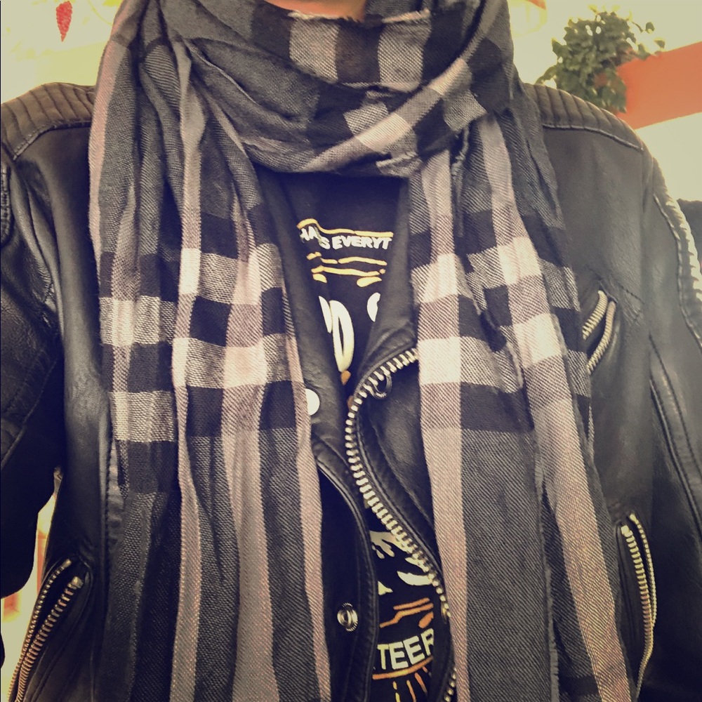 Burberry Wool/Cashmere Scarf